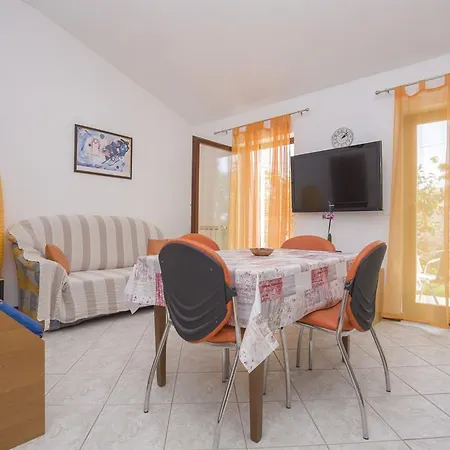 Apartments Vesna 1075