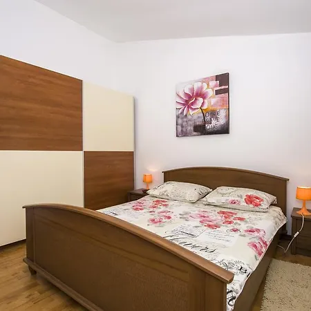 Apartman Apartments Vesna 1075 Póla